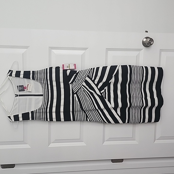 Dress - Picture 1 of 5